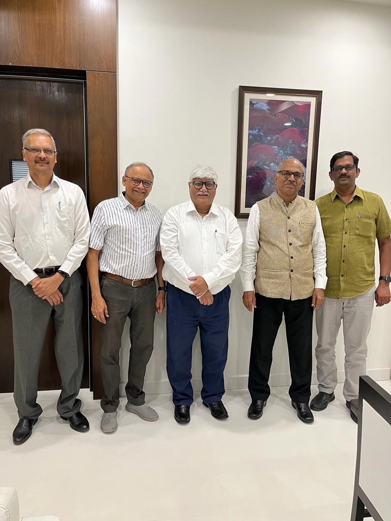 Dr. N. R. Bhanumurthy, Vice Chancellor, Dr. B. R. Ambedkar School of Economics University (BASE University), Bangalore; Dr. Partha Ray, Director, National Institute of Bank Management (NIBM), Pune and Prof. Sandesh Kirkire, Former CEO of Kotak Mahindra Asset Management & Former Professor, Jamnalal Bajaj Institute of Management Studies (JBIMS), Mumbai with Dr. C. K. G. Nair, Director and Shri Sunil Kadam, Registrar during the dignitaries’ visit to NISM on May 06, 2022.